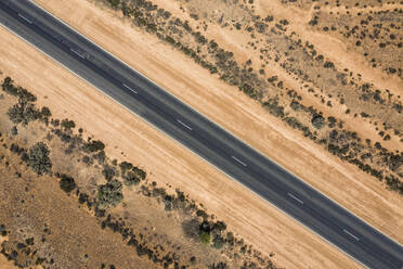 Luftaufnahme des leeren Eyre Highway - FOF12011