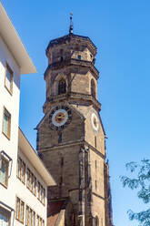 Deutschland, Baden-Württemberg, Stuttgart, Glockenturm der Stiftskirche - TAMF02843