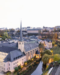 Johanneskirche gegen Stadtbild gegen Himmel, Luxemburg-Stadt, Luxemburg - AHF00322