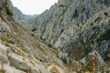 Wunderschöne Gebirgslandschaft am Cares Trail im Nationalpark Picos De Europe, Asturien, Spanien - DMGF00434