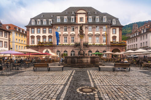 Germany, Baden-Wurttemberg, Heidelberg, Old town market square with town hall in background - TAMF02871
