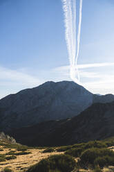 Mountain against sky on sunny day - JAQF00245