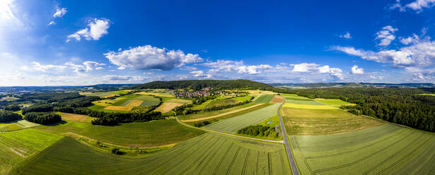 Deutschland, Bayern, Eggolsheim, Luftaufnahme einer ländlichen Landschaft - AMF09065