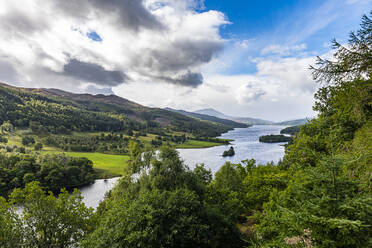 Queens View over Loch Tummel, Perthshire, Highlands, Schottland, Vereinigtes Königreich, Europa - RHPLF19087