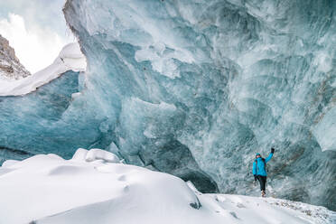 Exploring Ice Caves In The Canadian Rockies - CAVF92192