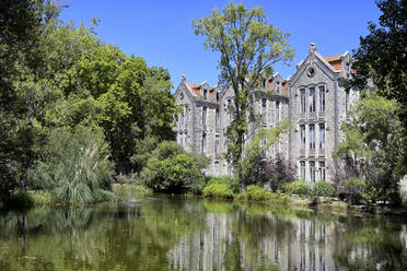 Dom Carlos Park and former school building, Caldas da Rainha, Estremadura, Portugal, Europe - RHPLF19131