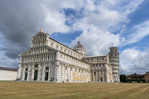 Piazza del Duomo mit Dom und Schiefem Turm, UNESCO-Weltkulturerbe, Pisa, Toskana, Italien, Europa - RHPLF19310