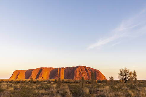 Australien, Nordterritorium, Himmel über Ayers Rock - FOF12054