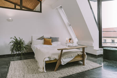 Interior of bedroom in loft apartment - MFF07372