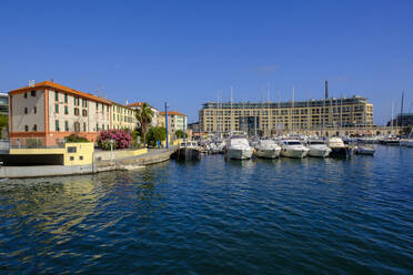 Italien, Ligurien, Savona, Boote an der Riviera di Ponente - LBF03380