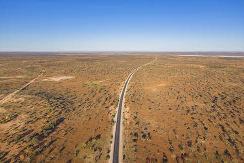 Australien, Südaustralien, Luftaufnahme des Stuart Highway - FOF12110