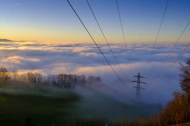 Österreich, Vorarlberg, Pfänderberg bei Sonnenuntergang - LBF03383