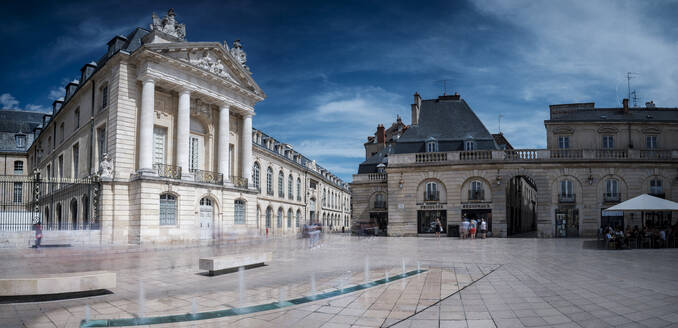 Frankreich, Cote-dOr, Dijon, Stadtplatz vor dem Palast der Herzöge und Stände von Burgund - HAMF00867