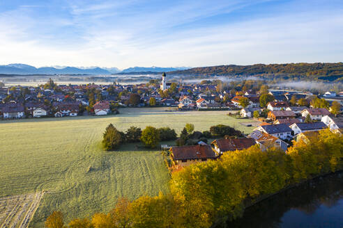 Deutschland, Bayern, Luftbild von Geretsried und Loisachkanal - LHF00842