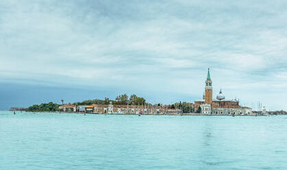 Italien, Venetien, Venedig, Panoramablick auf die Insel San Giorgio Maggiore - HAMF00872