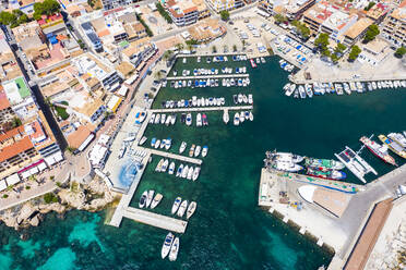 Spanien, Mallorca, Cala Ratjada, Luftaufnahme der Bucht Cala Gat - AMF09126