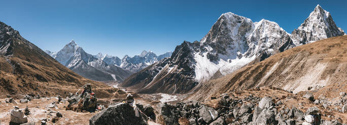 Panoramablick auf die Himalaya-Gipfel, Himalaya, Nepal - CAVF93648