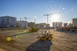 Germany, Bavaria, Munich, Large construction site with cranes - MAMF01674