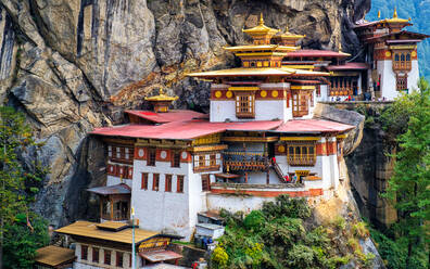 Tiger's Nest Monastery, eine heilige buddhistische Vajrayana-Stätte im Himalaya im oberen Paro-Tal in Bhutan, Asien - RHPLF19332