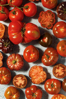 Fresh red tomatoes - IFRF00481