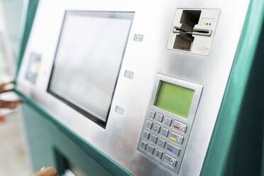 Zifferntastatur eines Geldautomaten nach Gerätebildschirm - RFTF00025
