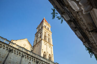 Kroatien, Gespanschaft Split-Dalmatien, Trogir, Glockenturm der Kathedrale von Trogir - MAMF01704