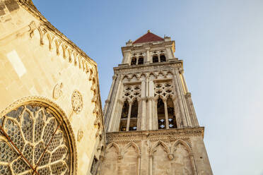 Kroatien, Gespanschaft Split-Dalmatien, Trogir, Glockenturm der Kathedrale von Trogir - MAMF01706