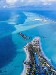 Malediven, Kaafu-Atoll, Viligilimathidhahuraa-Insel und Thulusdhoo-Insel im tropischen blauen Meer - KNTF06218