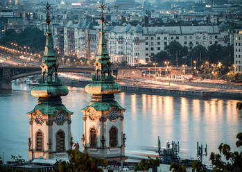 Blick über die Donau bei Nacht in Budapest, Ungarn, Europa - RHPLF19576