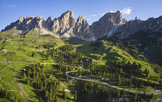 Italien, Südtirol, Grödnerjoch aus der Vogelperspektive - CVF01693