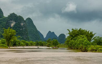 Storm clouds forming over the Li river close to Yangshuo / China - CAVF93801