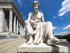 Österreich, Wien, Thukydides-Statue vor dem österreichischen Parlamentsgebäude - AMF09153