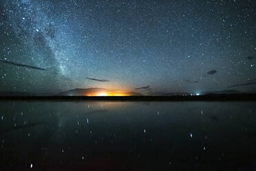 Neuseeland, Canterbury, Sternenhimmel über dem Lake Poaka - WVF01935