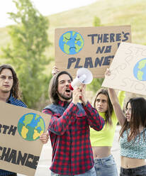 Aktivist verkündet Botschaft zum Klimawandel - JCCMF02442