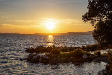 Sonnenuntergang über dem Amvrakikos Wetlands National Park - MAMF01802