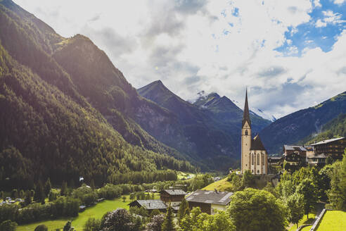 Österreich, Kärnten, Heiligenblut, Kirche in den Alpen - AIF00706