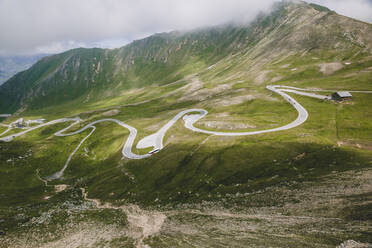 Österreich, Kärnten, Blick von oben auf die kurvenreiche Großglockner Hochalpenstraße - AIF00709