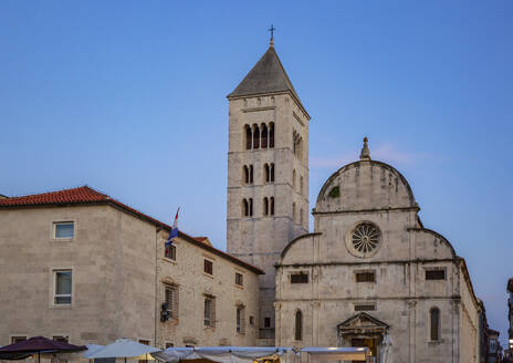 Kroatien, Gespanschaft Zadar, Zadar, Kirche der Heiligen Maria in der Abenddämmerung - MAMF01815
