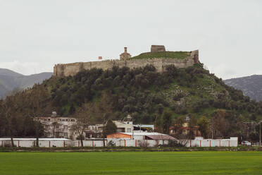 Türkei, Provinz Izmir, Selcuk, Blick auf die Burg Ayasuluk auf dem Berg Ayasuluk - TAMF02978