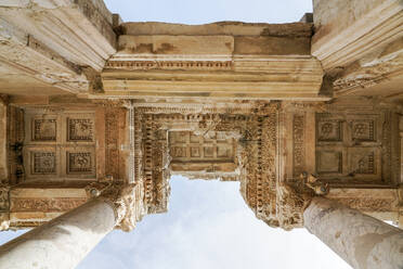Alte Ruinen in Ephesus, Türkei - TAMF03020
