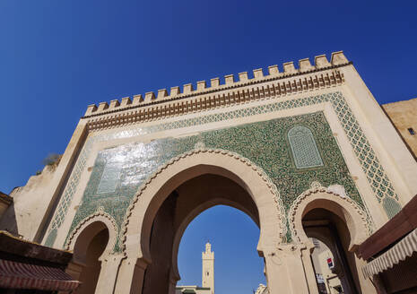 Bab Bou Jeloud Tor zur alten Medina in Fes, Region Fez-Meknes, Marokko, Nordafrika, Afrika - RHPLF19915