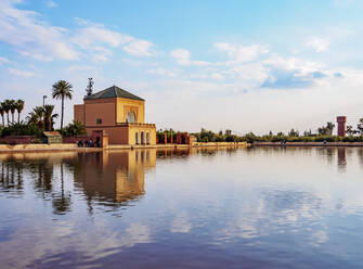 Der Pavillon in den Menara-Gärten, Marrakesch, Region Marrakesch-Safi, Marokko, Nordafrika, Afrika - RHPLF19923