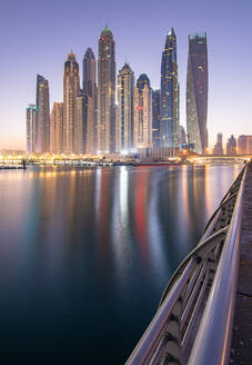 Sonnenaufgang in Dubai Marina, Dubai, Vereinigte Arabische Emirate, Naher Osten - RHPLF19936