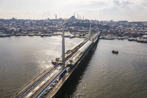 Türkei, Istanbul, Luftaufnahme der Golden Horn Metro Bridge - TAMF03117