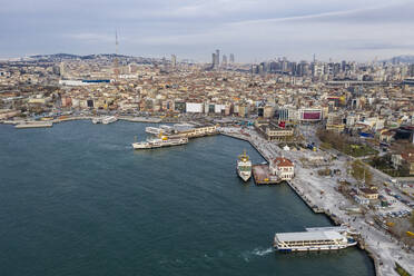 Türkei, Istanbul, Luftaufnahme des Hafens von Kadiköy - TAMF03131