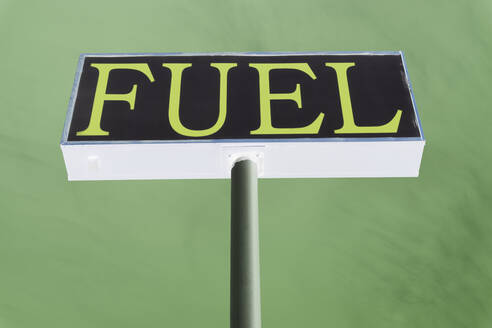 FUEL-Schild für Tankstelle, grüner Hintergrund und Schriftzug - MINF16308