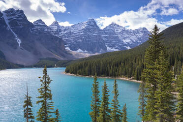 Moraine Lake in the Canadian Rockies, Banff National Park, UNESCO World Heritage Site, Alberta, Canada, North America - RHPLF19975