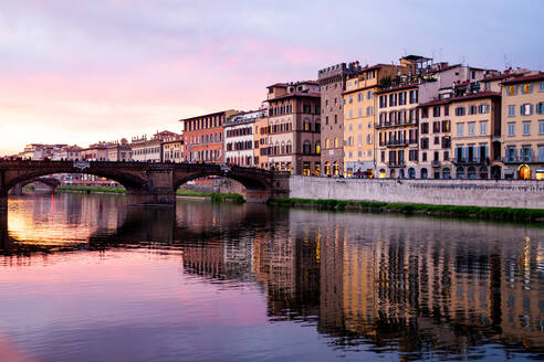 Der Fluss Arno, Florenz, UNESCO-Weltkulturerbe, Toskana, Italien, Europa - RHPLF20231