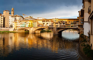 Ponte Vecchio über dem Arno, in Florenz, UNESCO-Weltkulturerbe, Toskana, Italien, Europa - RHPLF20233