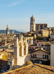 View over the Old Town towards the Cathedral seen from the city walls, Girona (Gerona), Catalonia, Spain, Europe - RHPLF20276